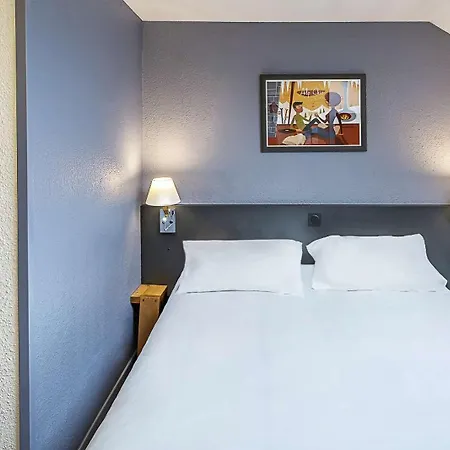 Sure By Western Annecy 3*