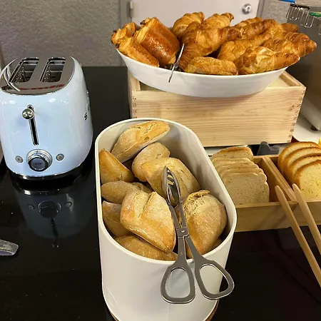 Sure By Western Annecy 3*